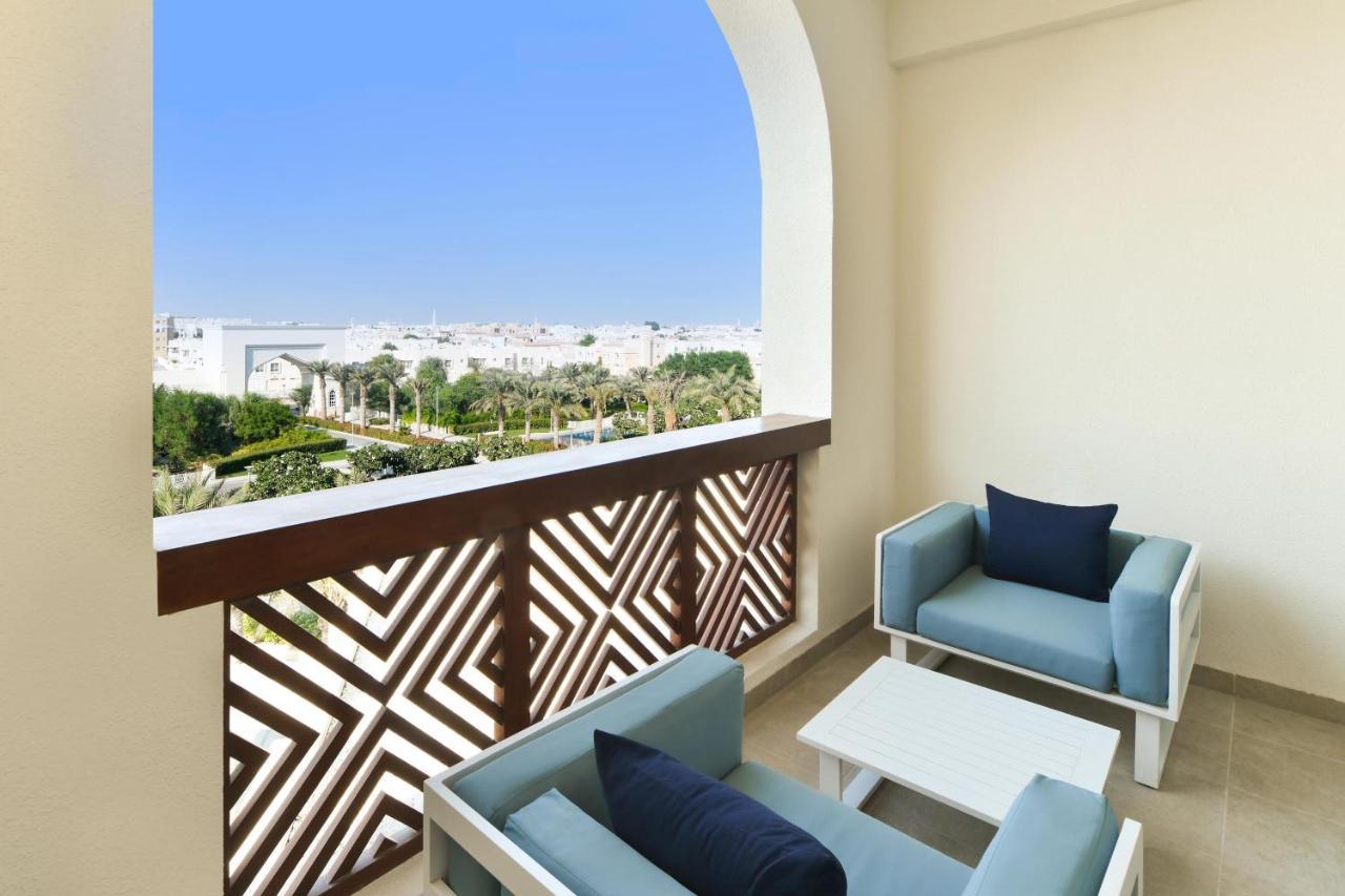 Al Messila, A Luxury Collection Resort & Spa, דוחה מראה חיצוני תמונה A balcony at the hotel