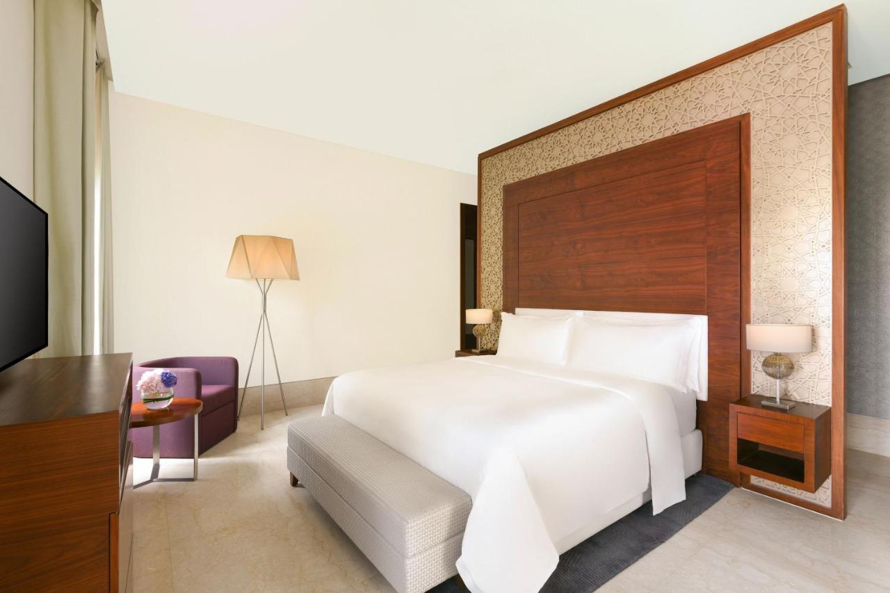 Al Messila, A Luxury Collection Resort & Spa, דוחה מראה חיצוני תמונה A bedroom at the W Doha