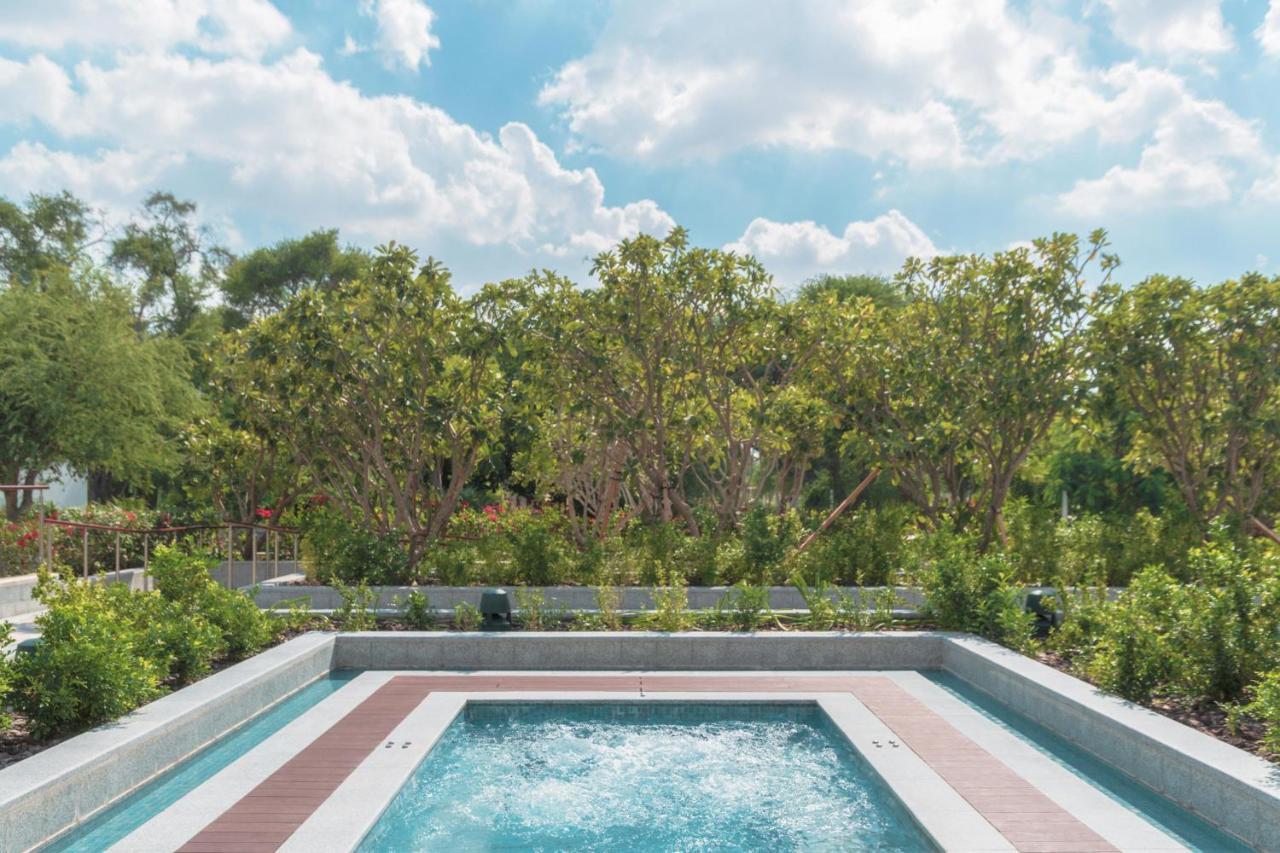 Al Messila, A Luxury Collection Resort & Spa, דוחה מראה חיצוני תמונה The swimming pool at the hotel