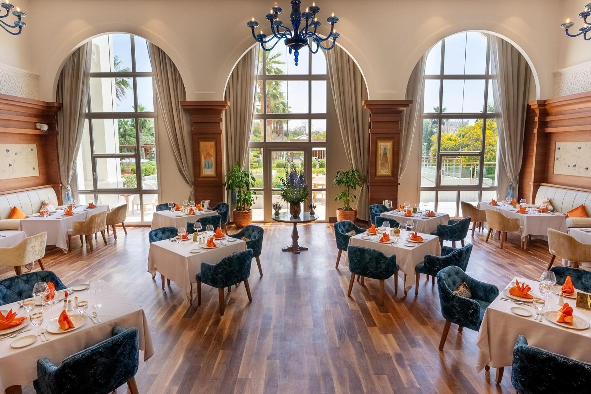 Al Messila, A Luxury Collection Resort & Spa, דוחה מראה חיצוני תמונה The restaurant at the hotel